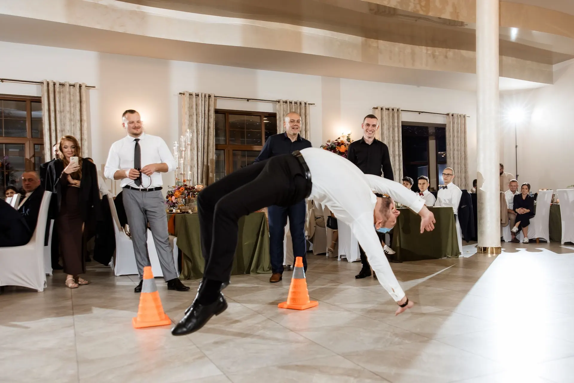 Popisy taneczne na weselu salto oczepiny
