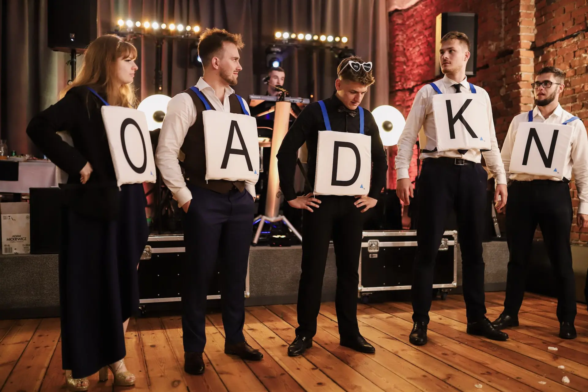 Zwariowane literki zabawa weselna