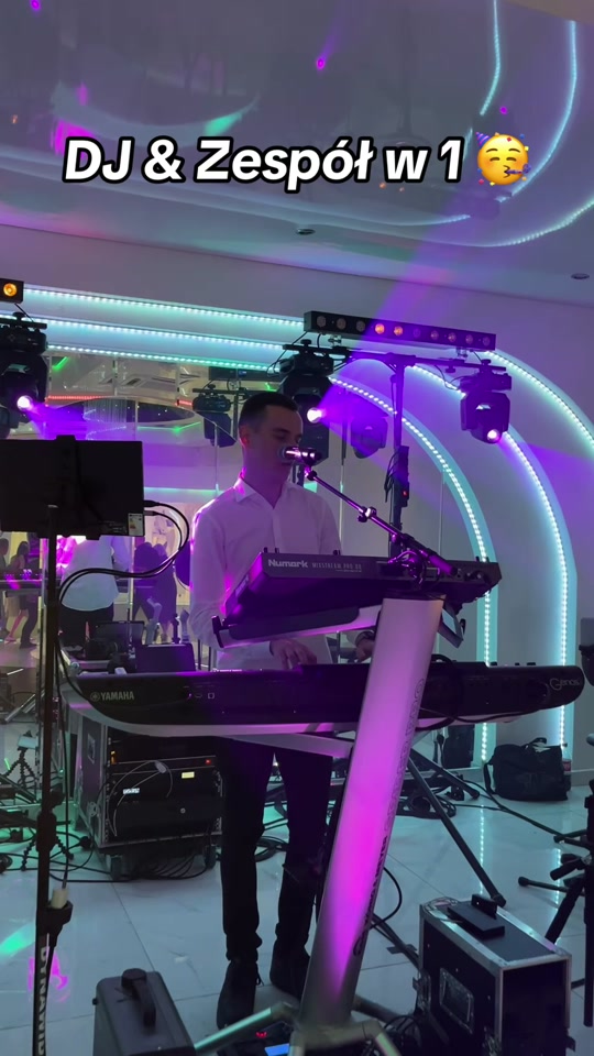 Najpiękniejsza keyboard wokal live